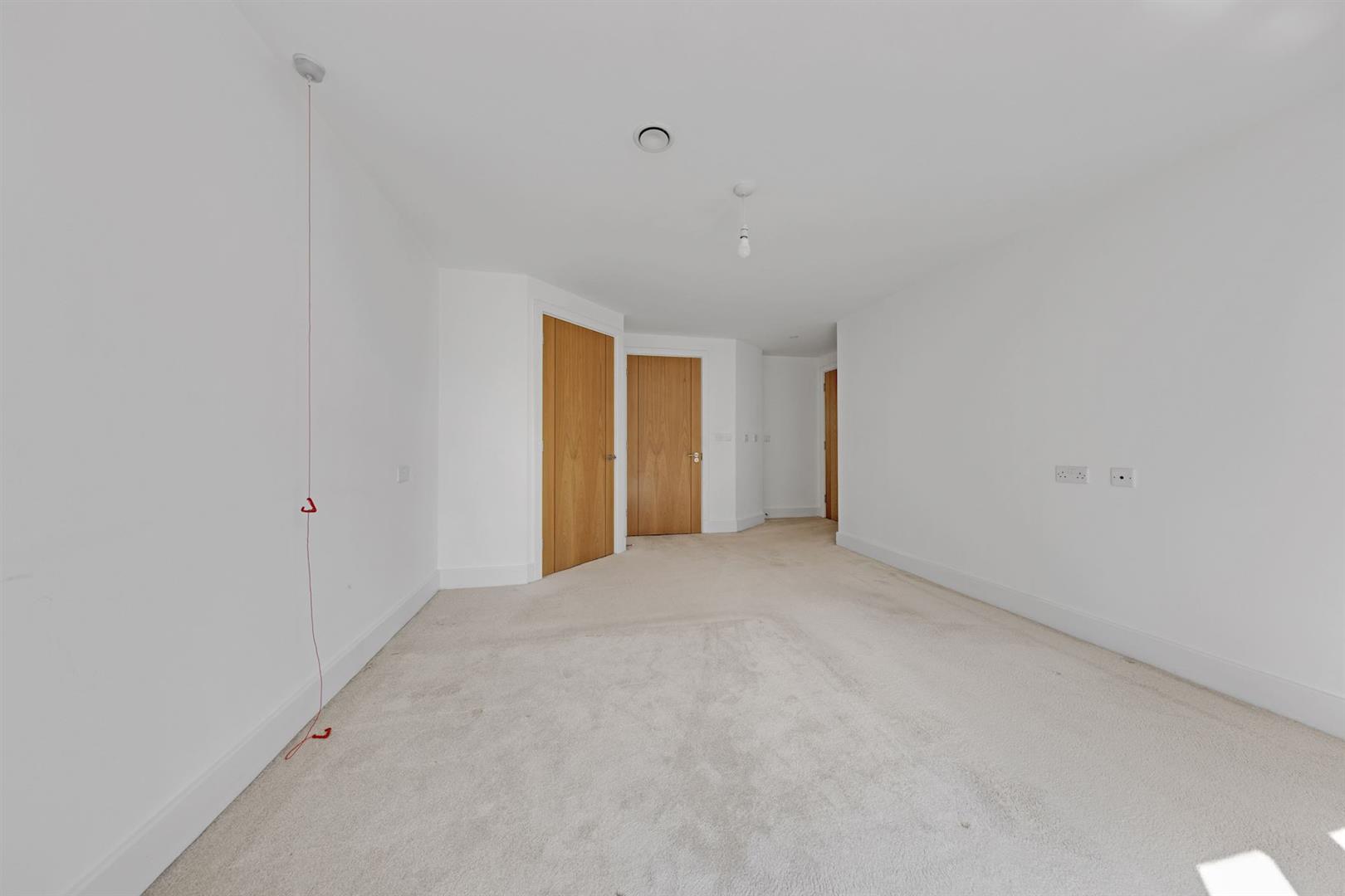 London Road, Guildford, Surrey, GU1 1FF