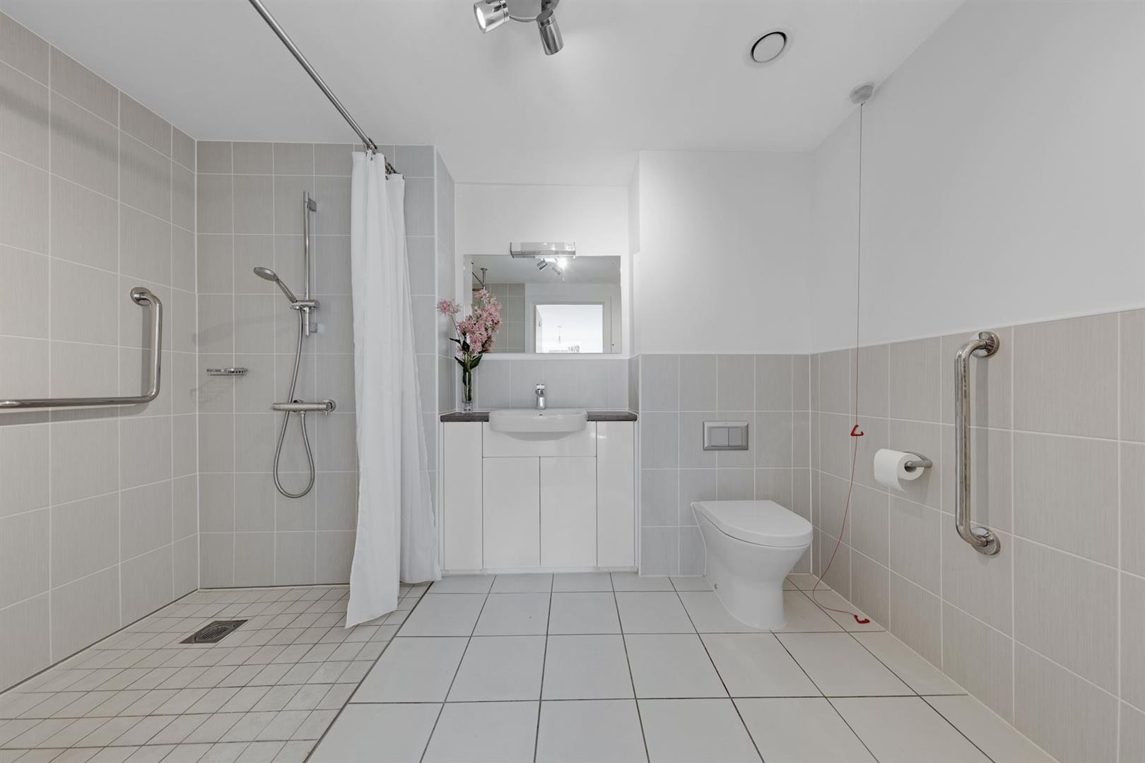 London Road, Guildford, Surrey, GU1 1FF