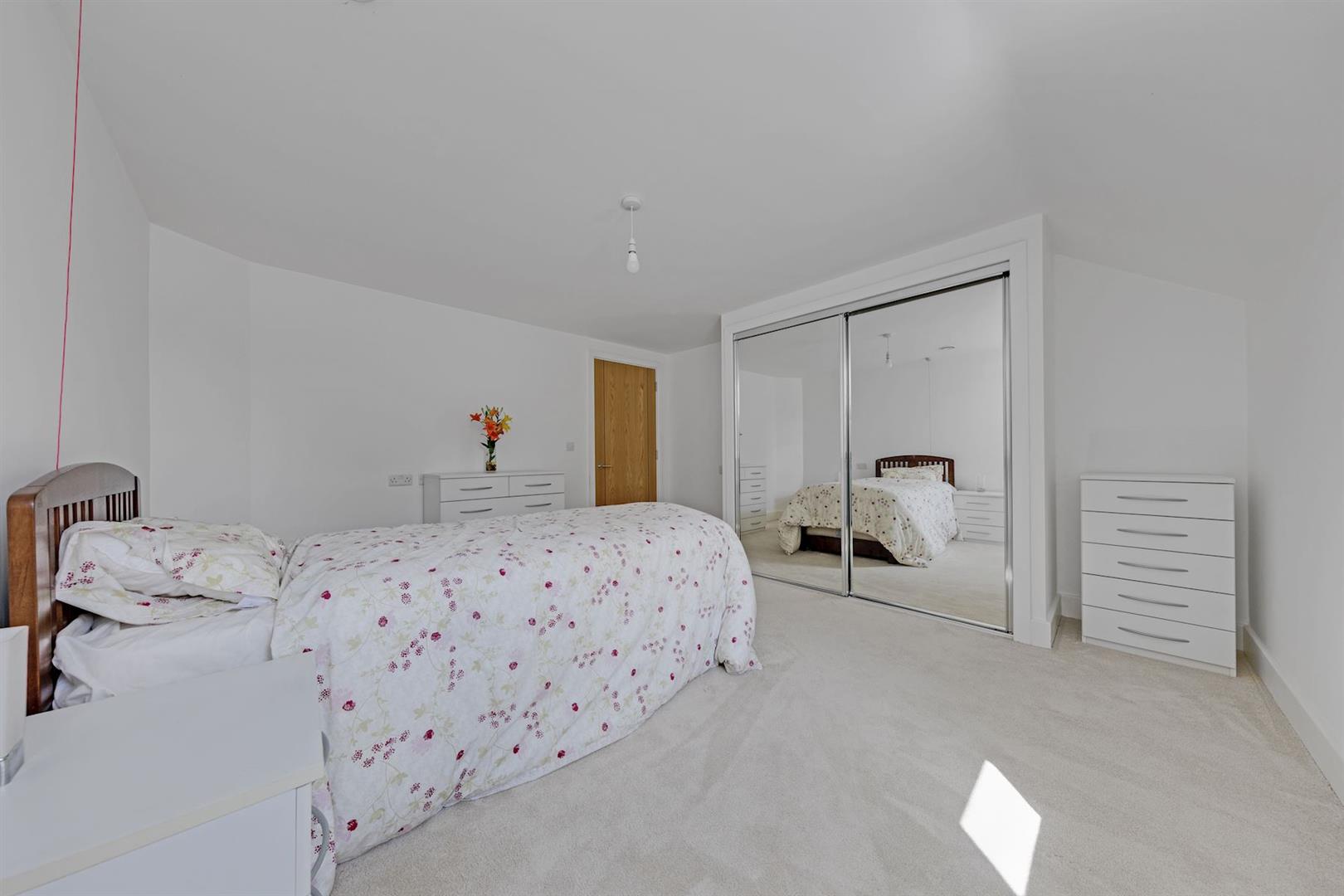 London Road, Guildford, Surrey, GU1 1FF
