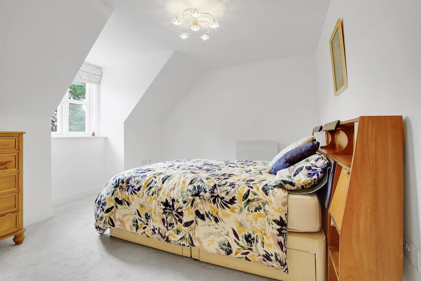 Westhall Road, Warlingham, Surrey, CR6 9HF