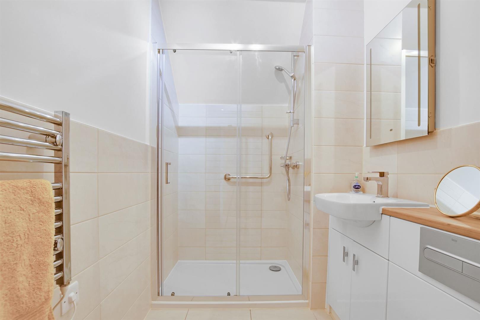 Westhall Road, Warlingham, Surrey, CR6 9HF