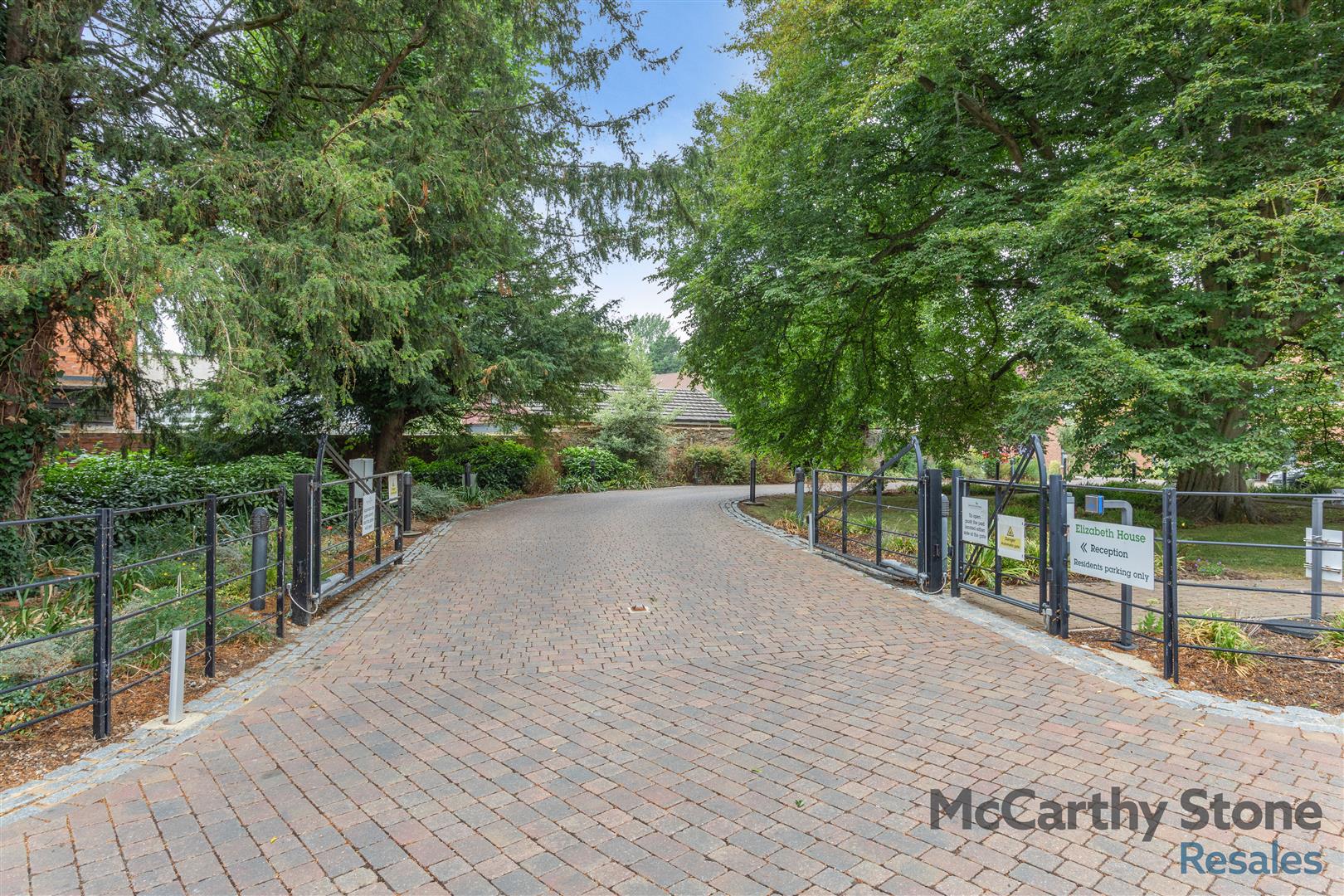 Elizabeth House, St. Giles Mews, Stony Stratford, Milton Keynes, MK11 1HT