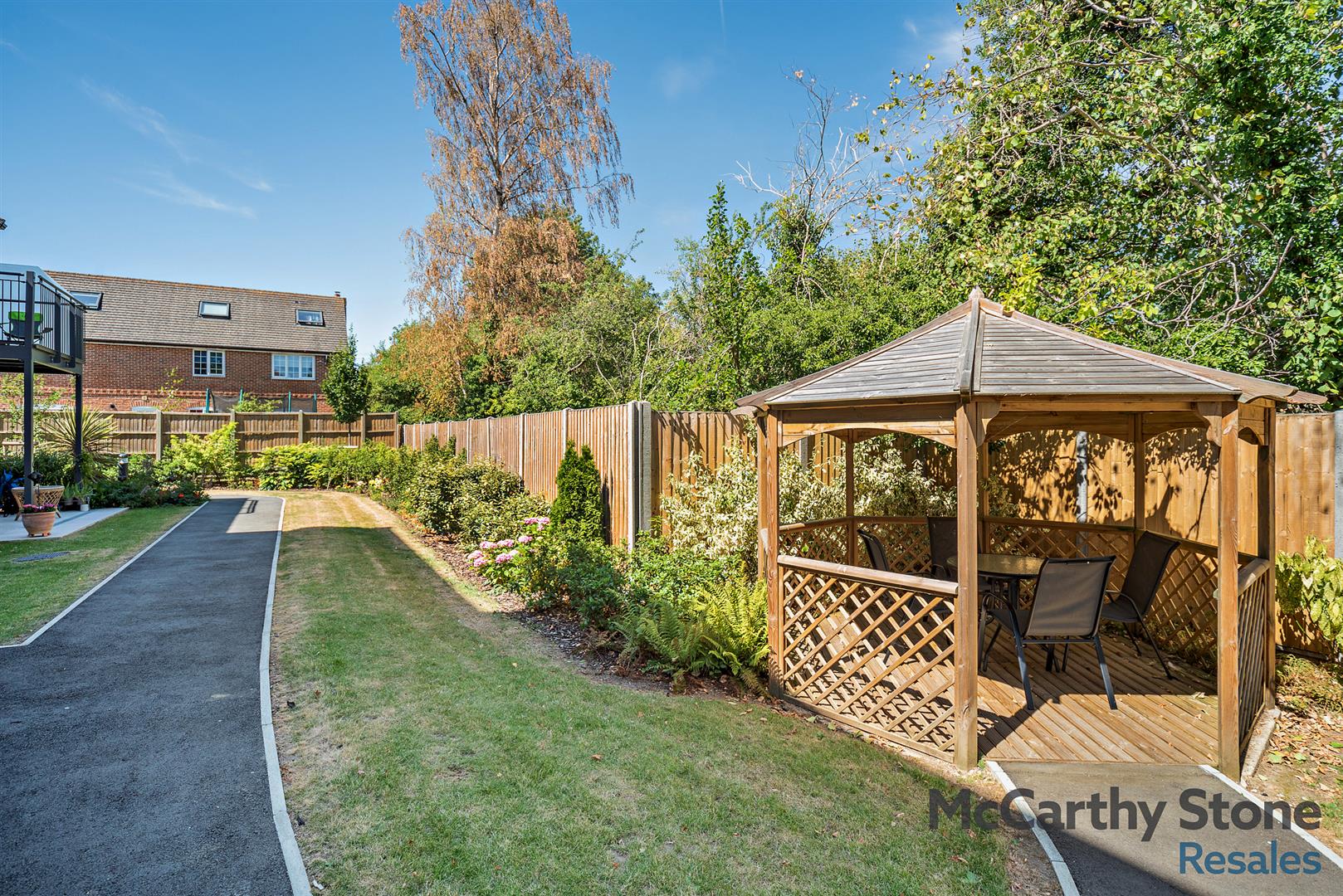 New Road, Tadley