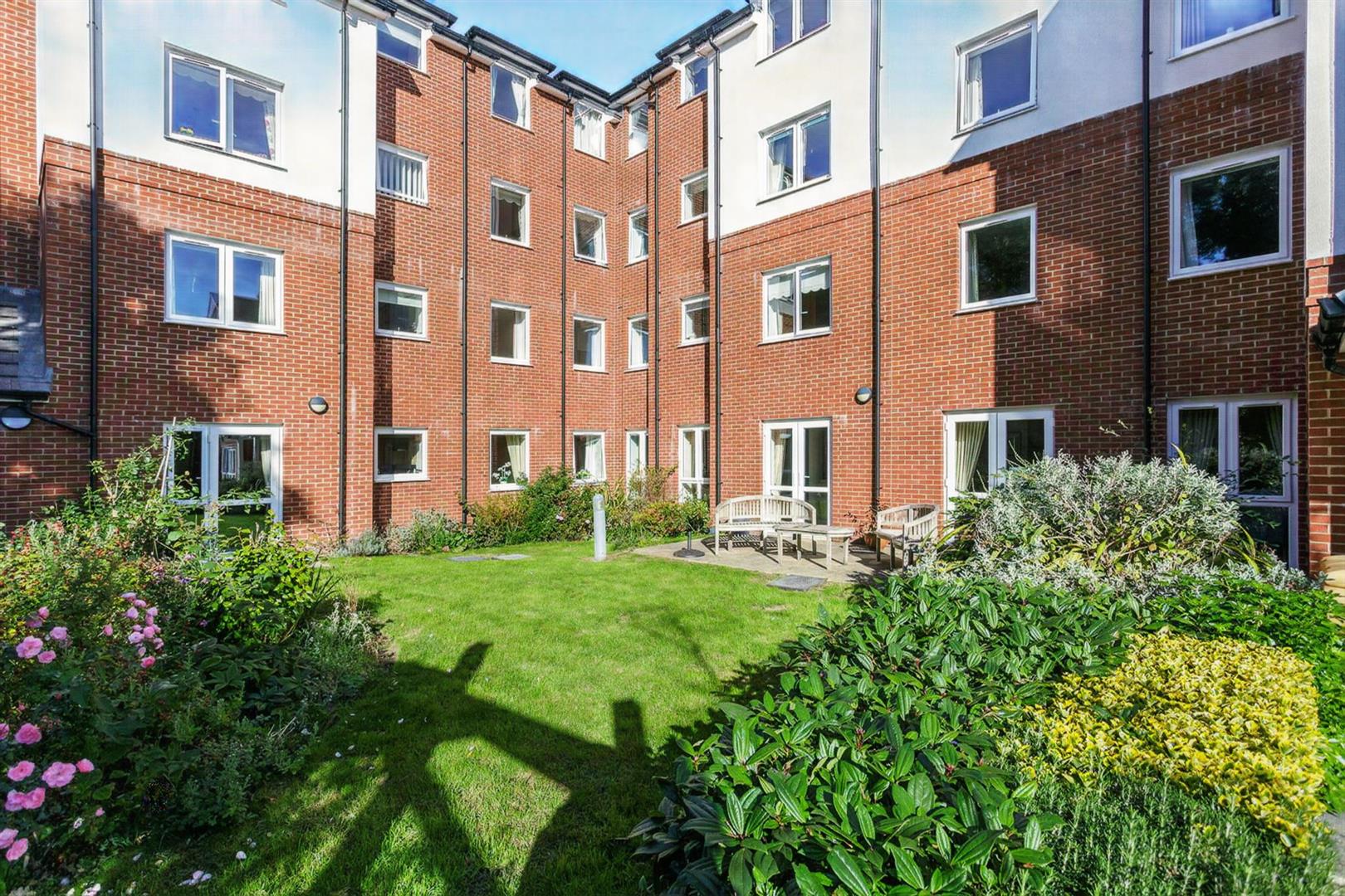 Victory Court, Beaconsfield Road, Waterlooville, PO7 7FB