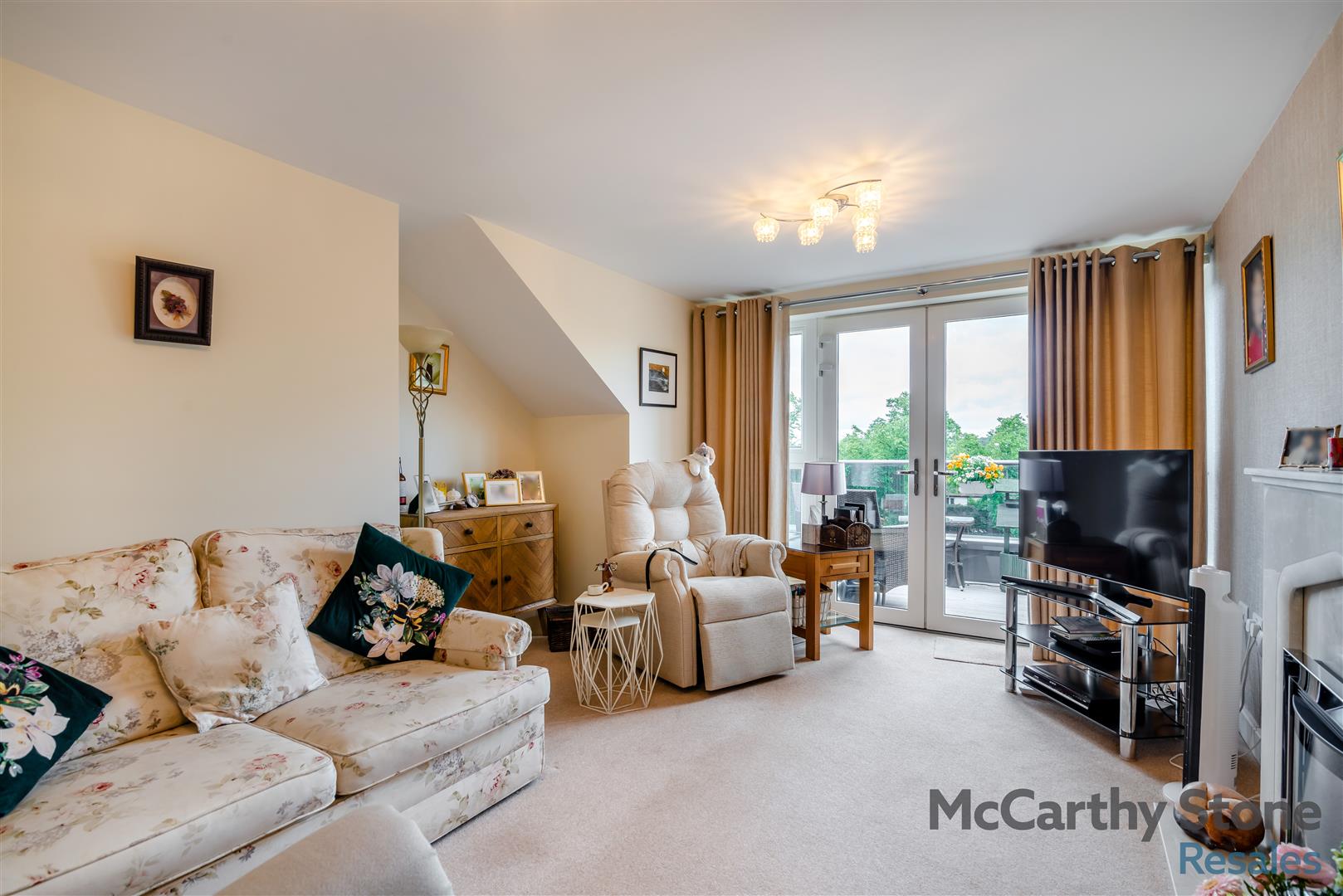 Devonshire Grange, Devonshire Avenue, Roundhay, Leeds, LS8 1AN