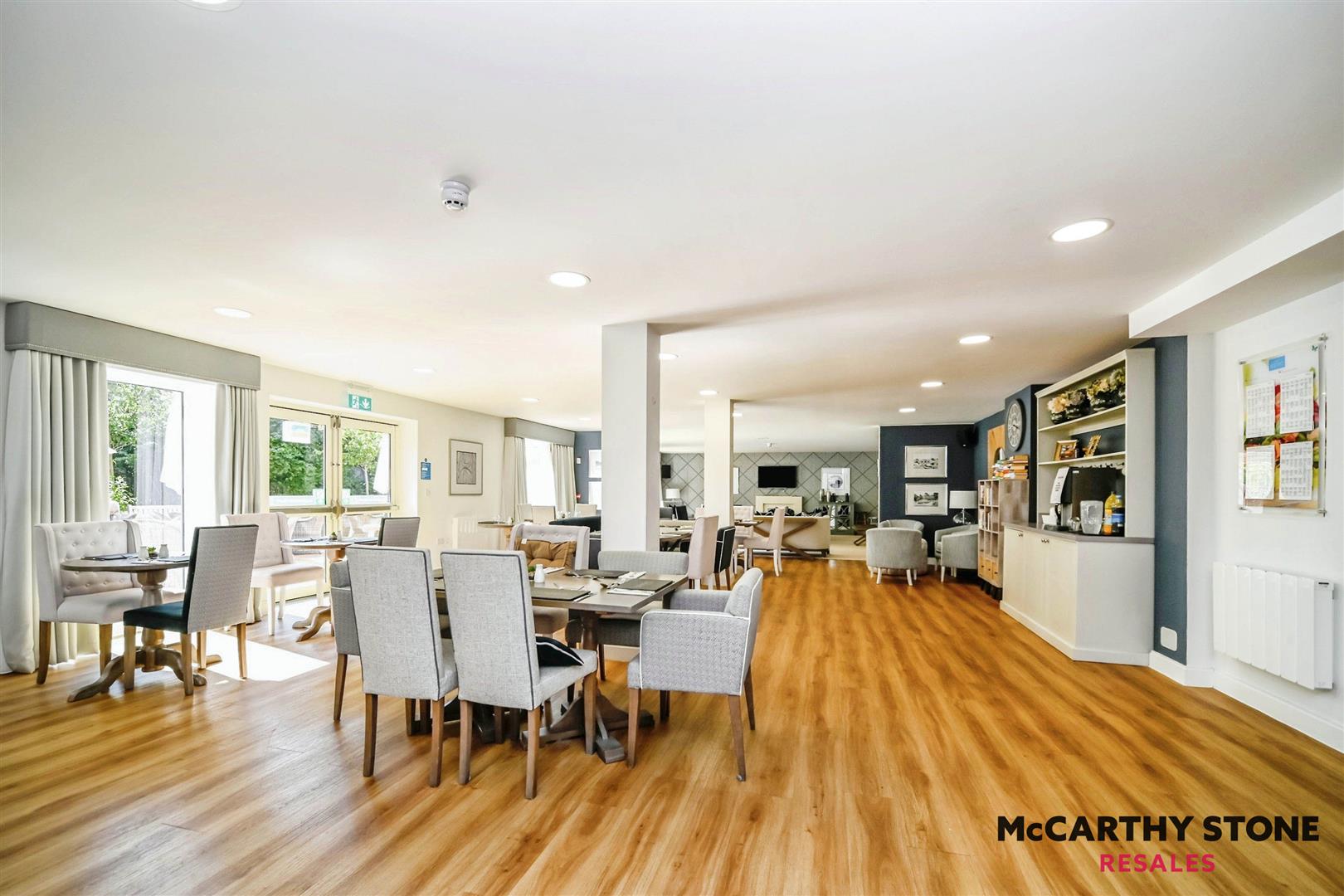 Oakhill Place, High View, Bedford, Bedfordshire, MK41 8FB