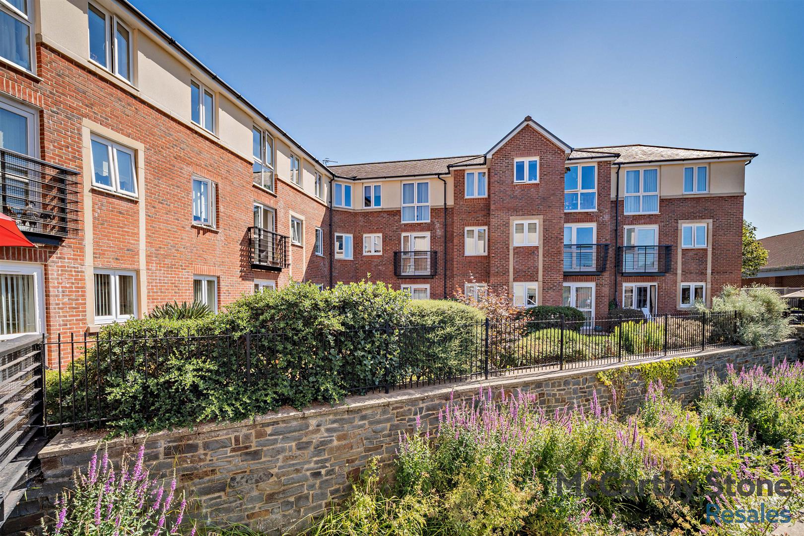 Coleridge Court, Clevedon, BS21 6FL