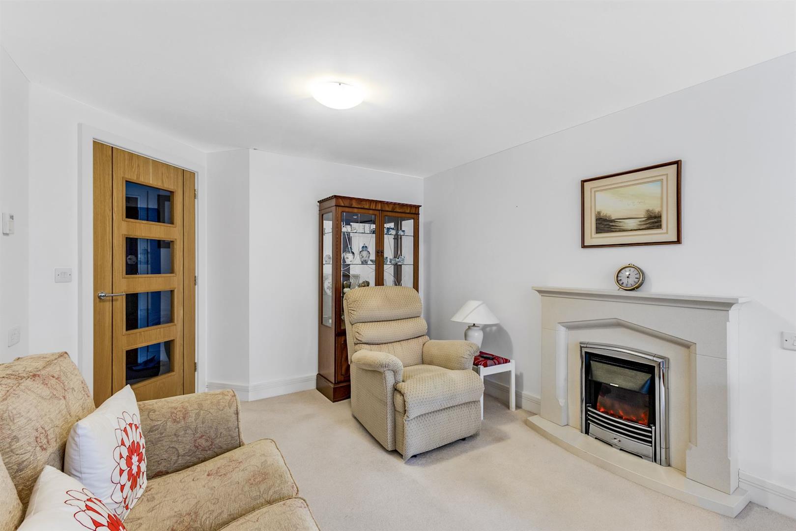 Crayshaw Court, Abbotsmead Place, Caversham, Reading