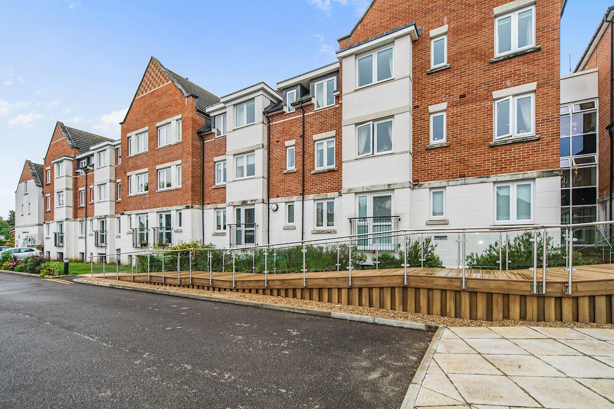 Crayshaw Court, Abbotsmead Place, Caversham, Reading