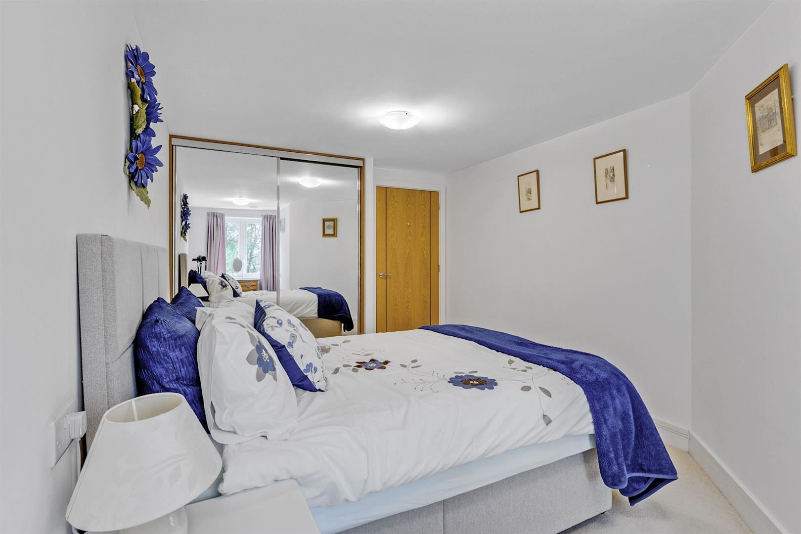 Crayshaw Court, Abbotsmead Place, Caversham, Reading