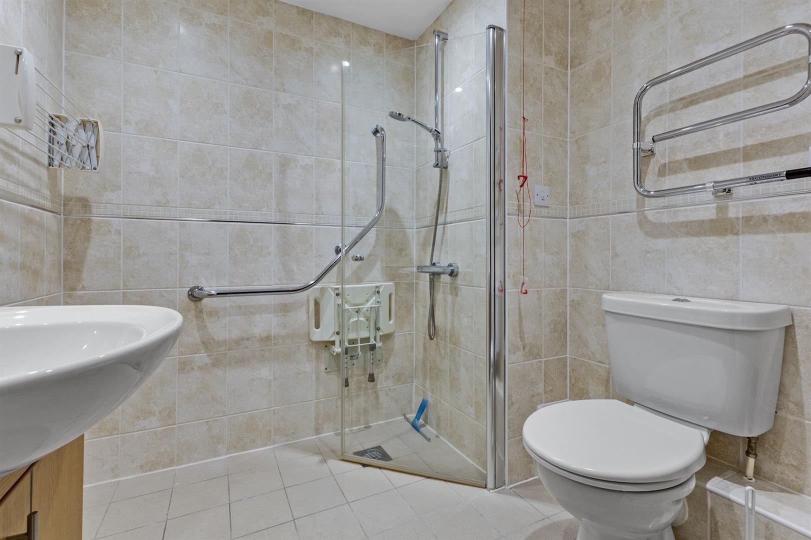 Crayshaw Court, Abbotsmead Place, Caversham, Reading