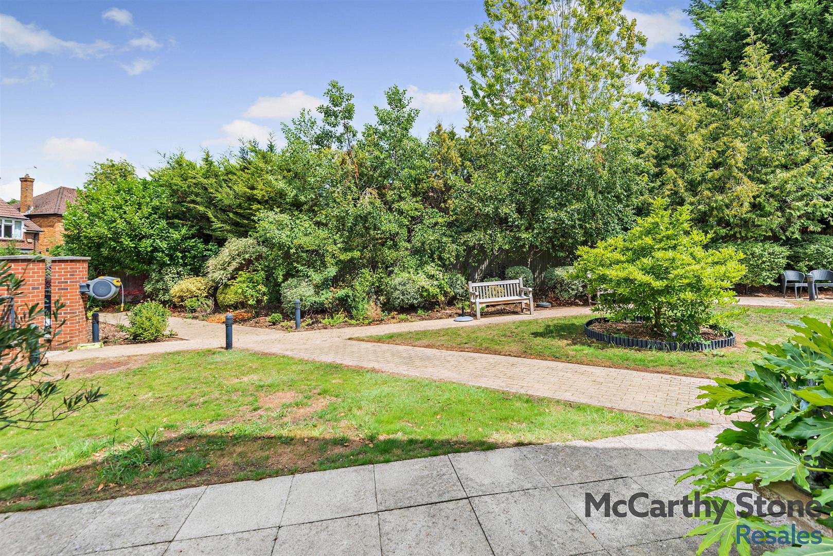 Mandeville Court, Darkes Lane, Potters Bar, Hertfordshire, EN6 1BZ