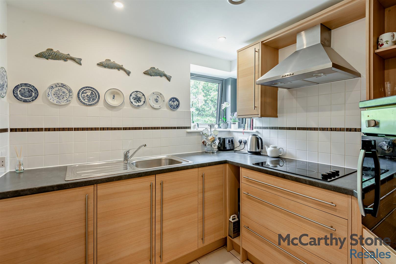 Mandeville Court, Darkes Lane, Potters Bar, Hertfordshire, EN6 1BZ