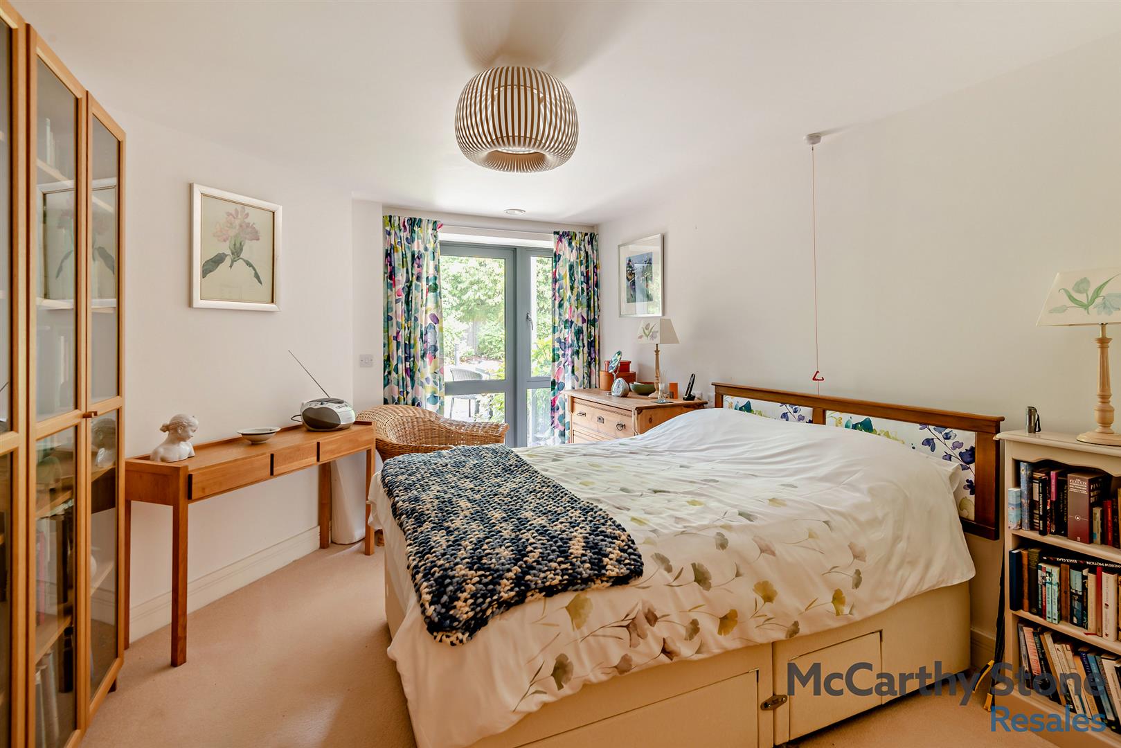 Mandeville Court, Darkes Lane, Potters Bar, Hertfordshire, EN6 1BZ
