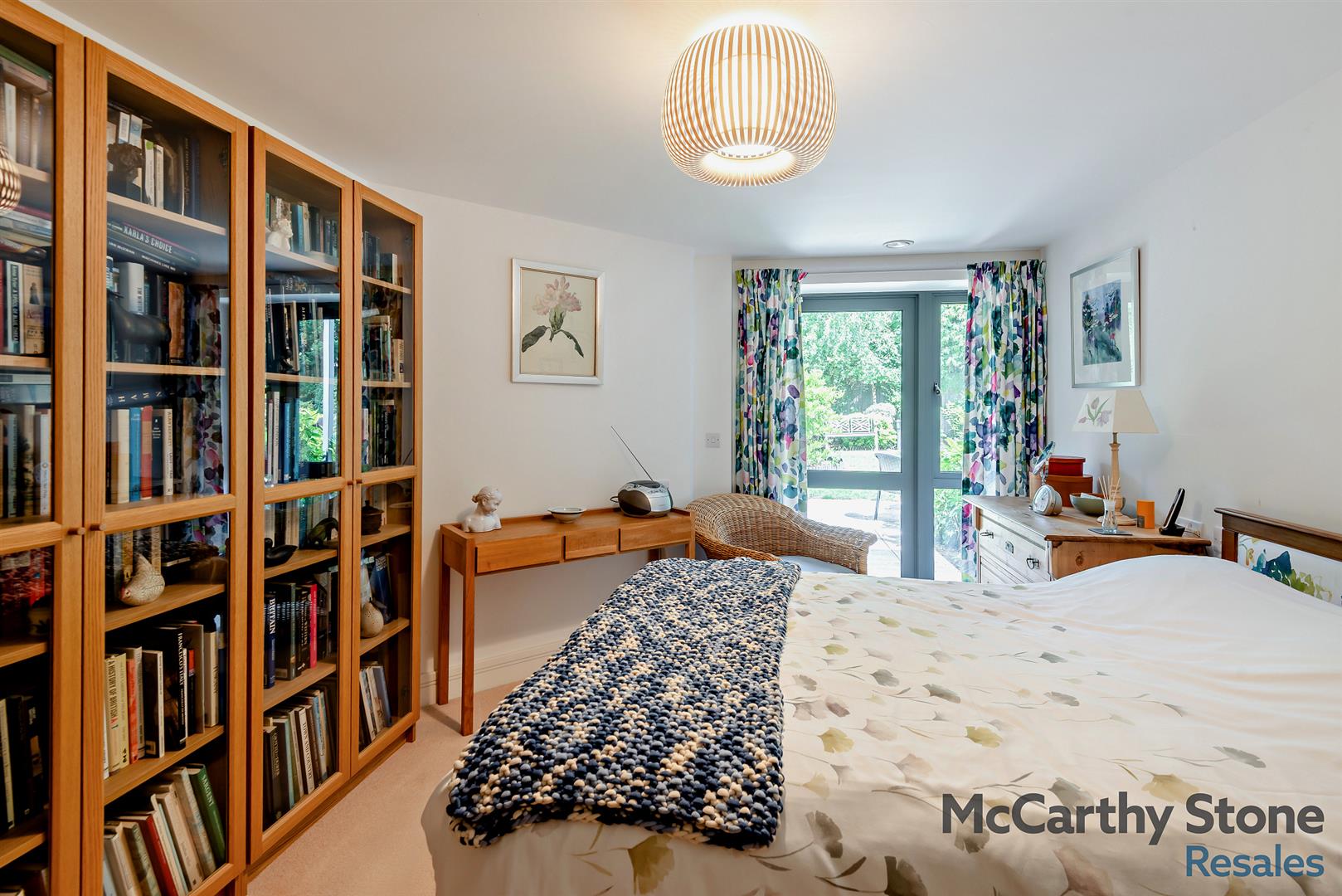 Mandeville Court, Darkes Lane, Potters Bar, Hertfordshire, EN6 1BZ