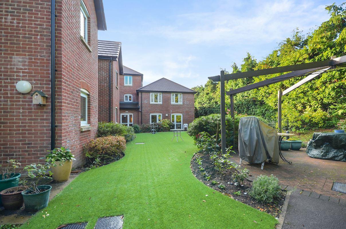 Cherrett Court, Ringwood Road, Ferndown