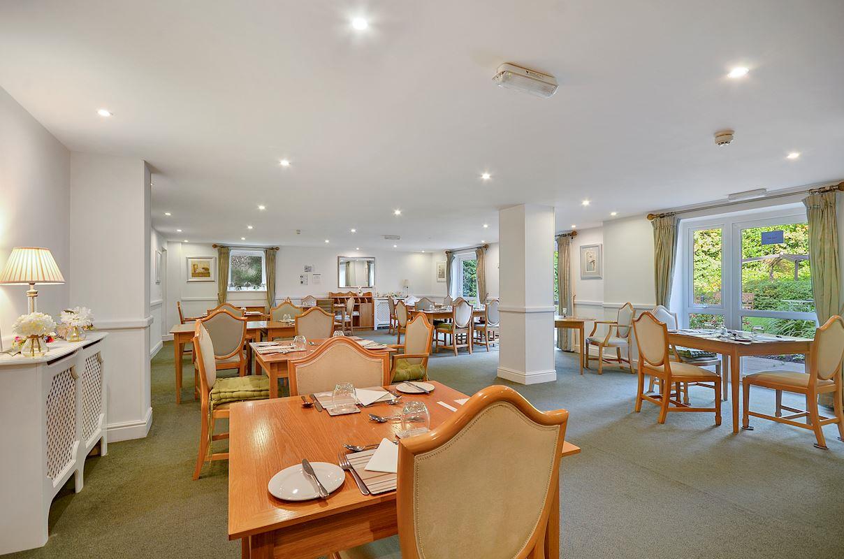 Cherrett Court, Ringwood Road, Ferndown