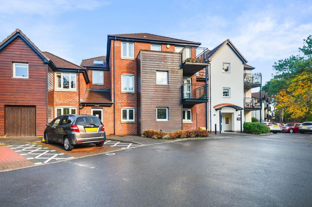 Cherrett Court, Ringwood Road, Ferndown