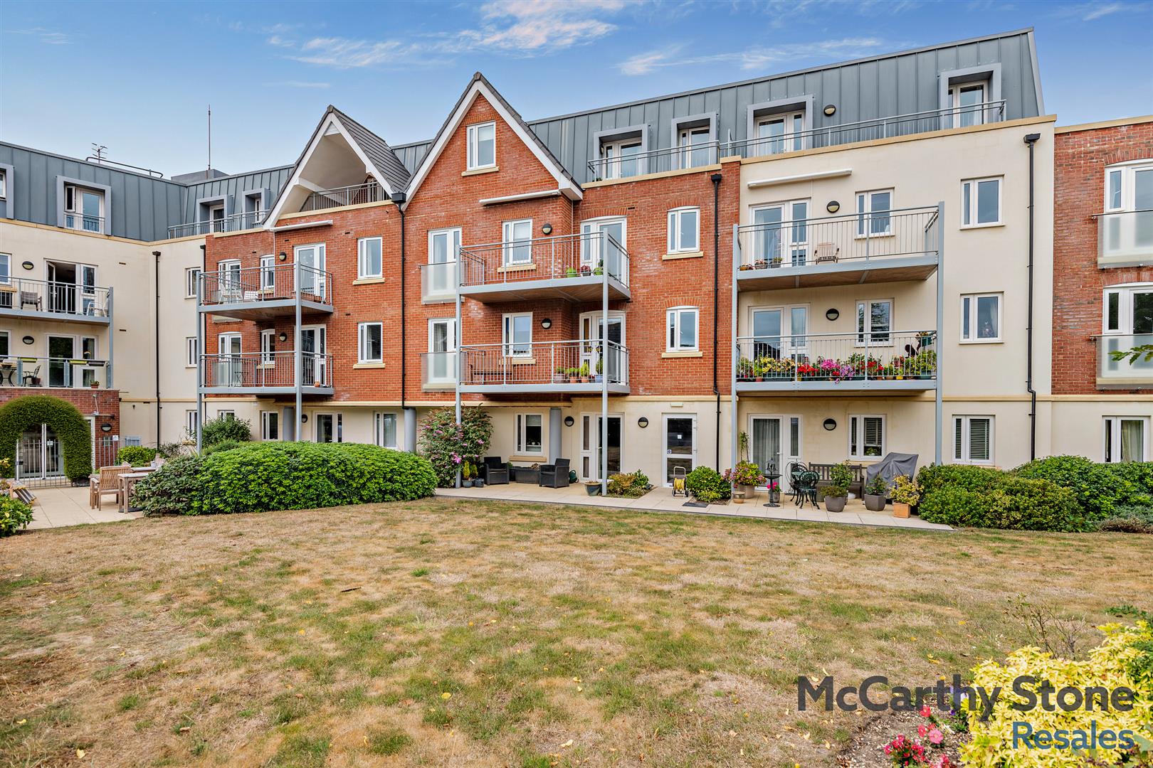 Macaulay Road, Broadstone, Dorset, BH18 8AR