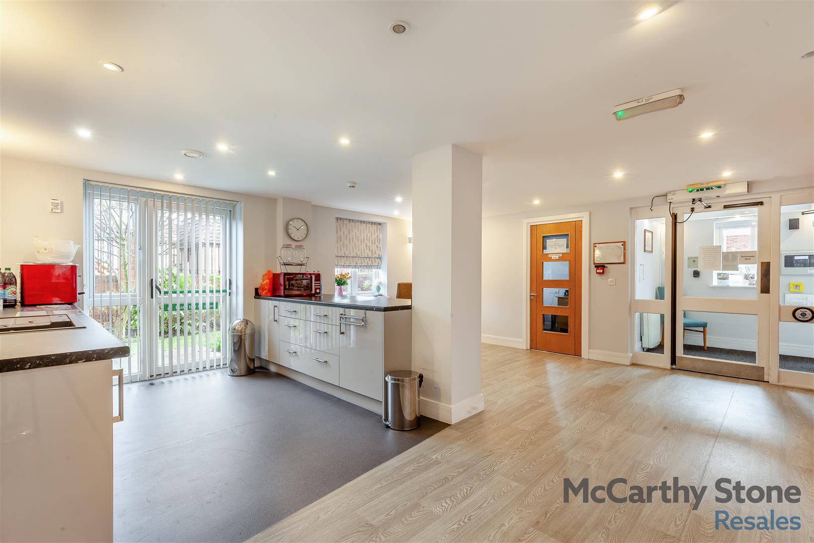 White Hart Lane, Romford