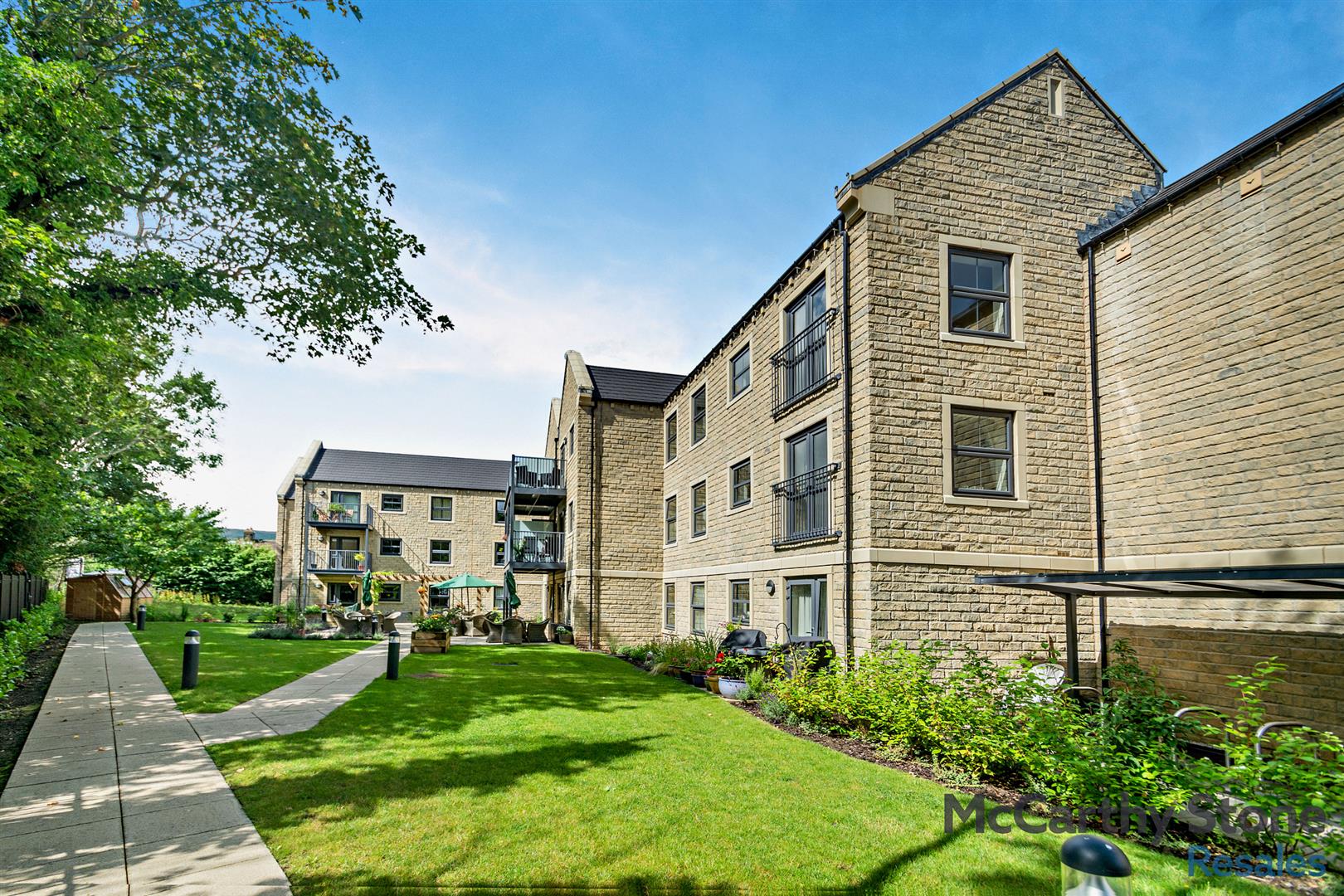 Summer Court, Burley In Wharfedale