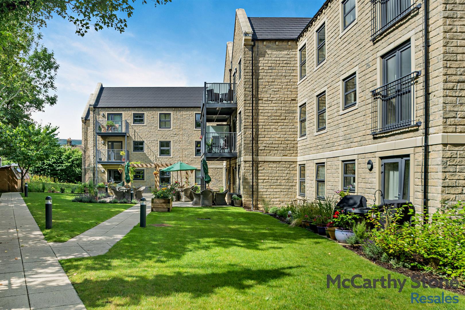 Summer Court, Burley In Wharfedale