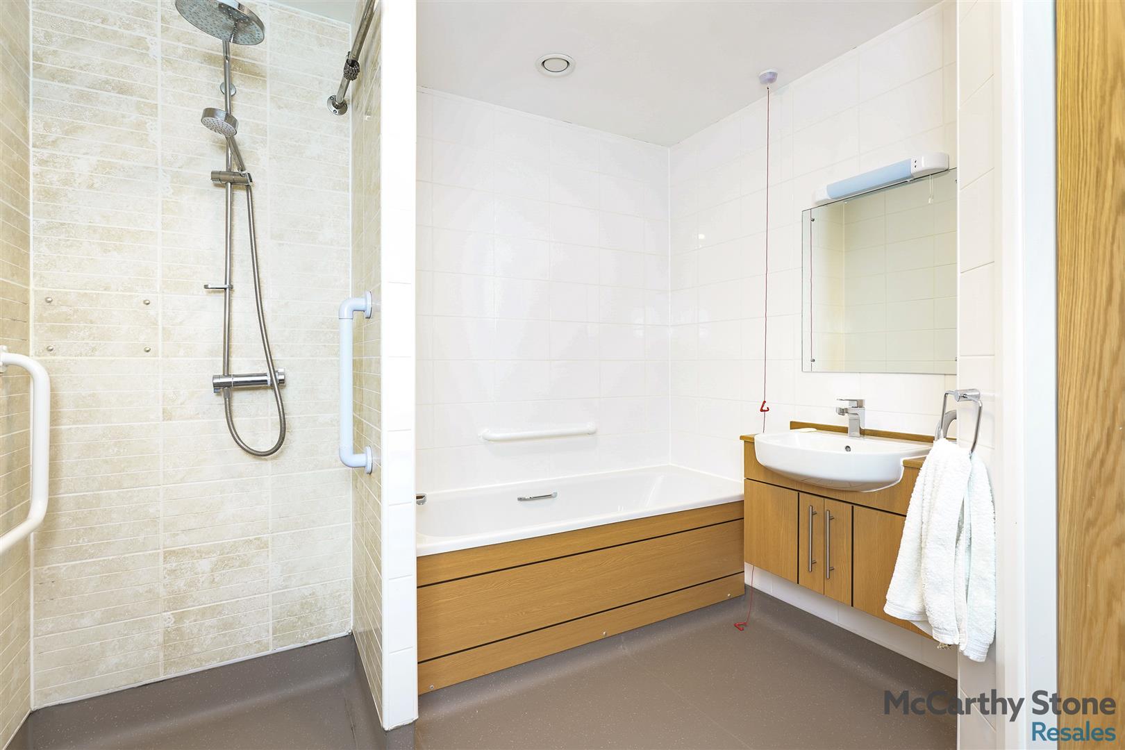 Lyle Court, Barnton Grove, Edinburgh, EH4 6EZ