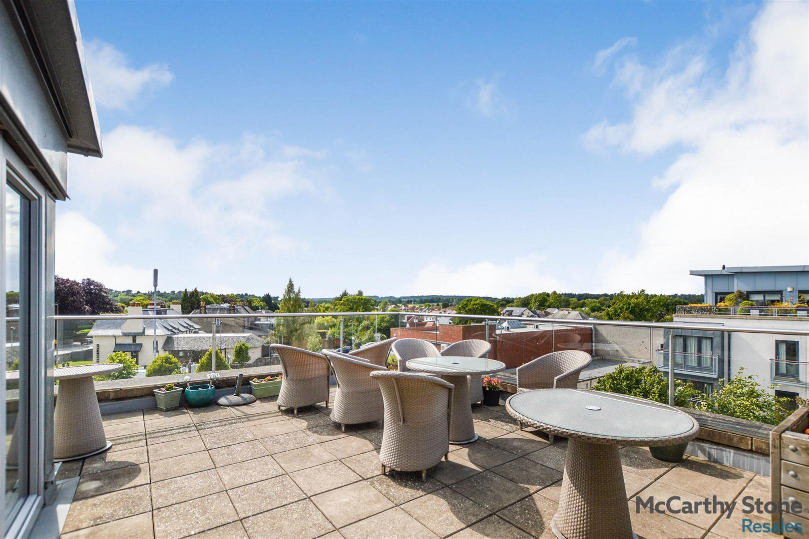 Lyle Court, Barnton Grove, Edinburgh, EH4 6EZ