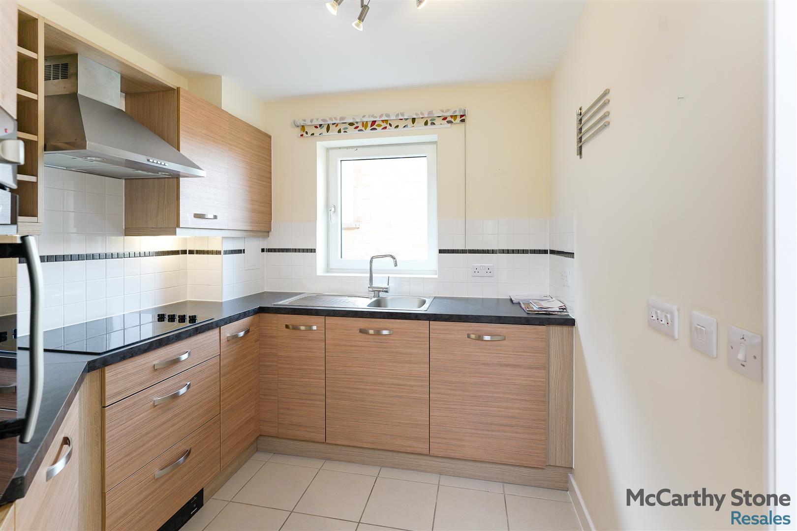 Lyle Court, Barnton Grove, Edinburgh, EH4 6EZ