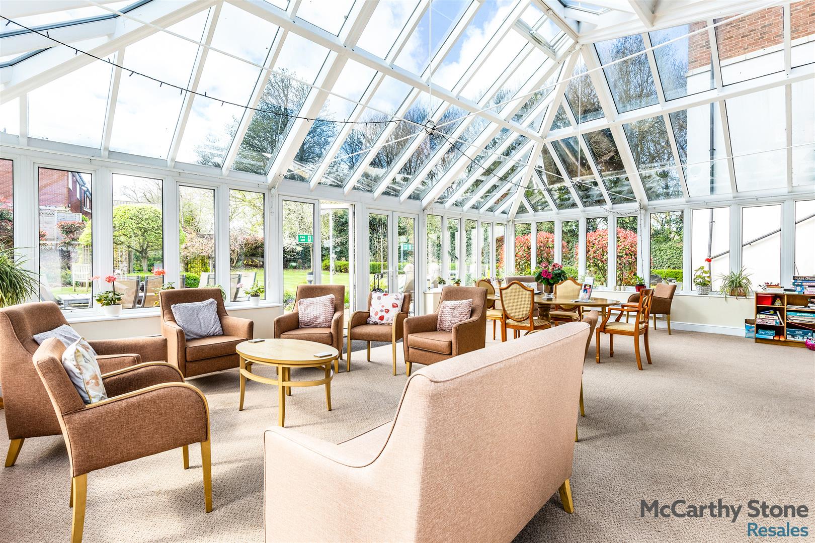 High Street South, Rushden, Northamptonshire, NN10 0FR