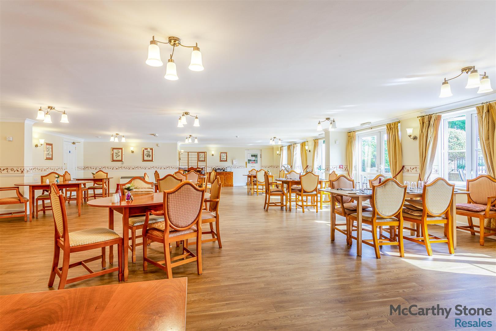 High Street South, Rushden, Northamptonshire, NN10 0FR