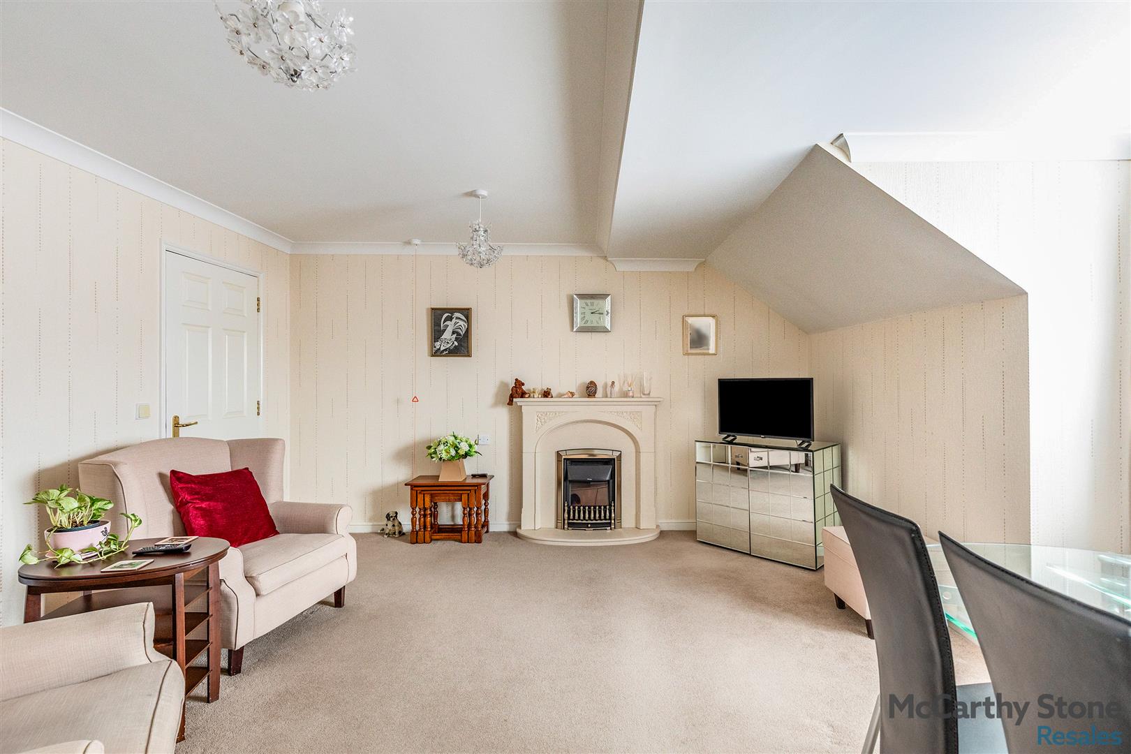 High Street South, Rushden, Northamptonshire, NN10 0FR