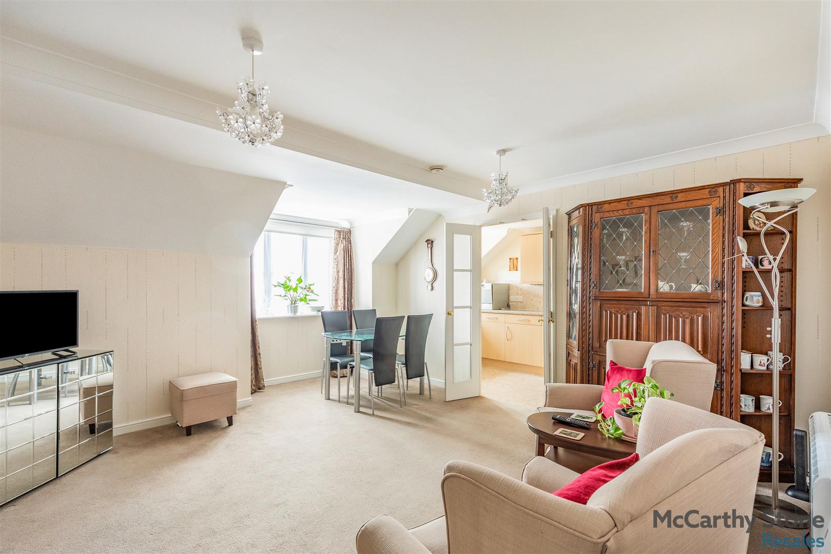 High Street South, Rushden, Northamptonshire, NN10 0FR