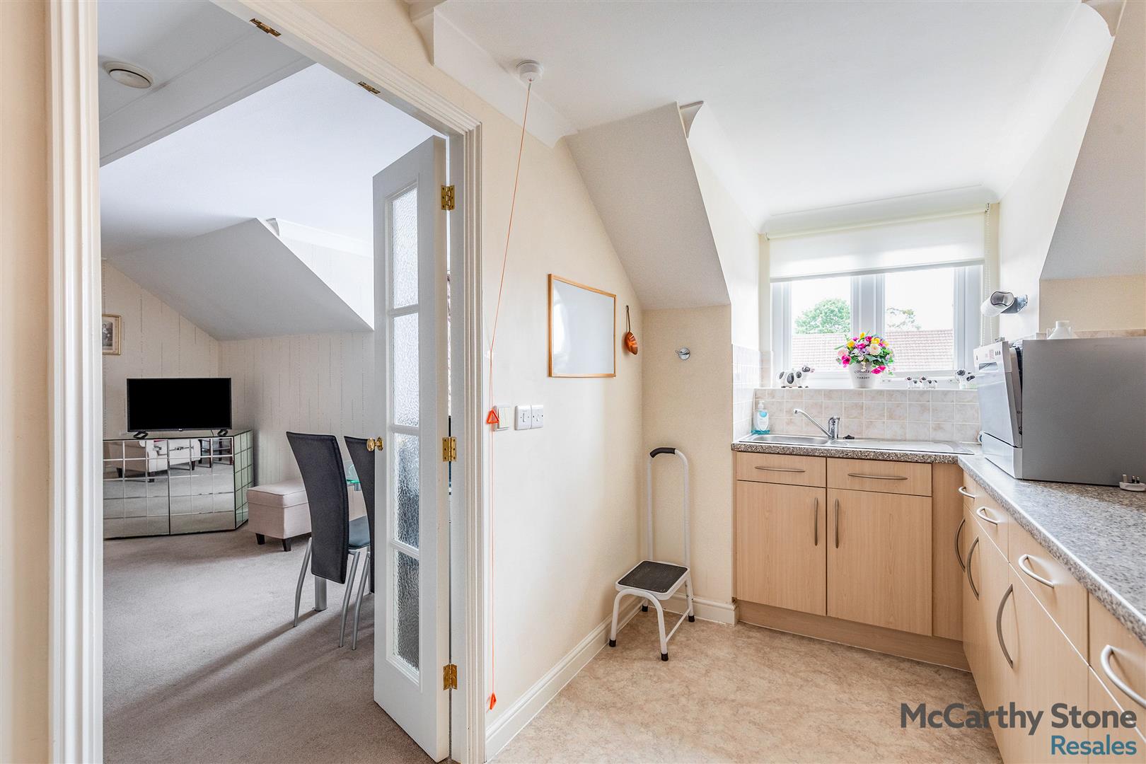 High Street South, Rushden, Northamptonshire, NN10 0FR