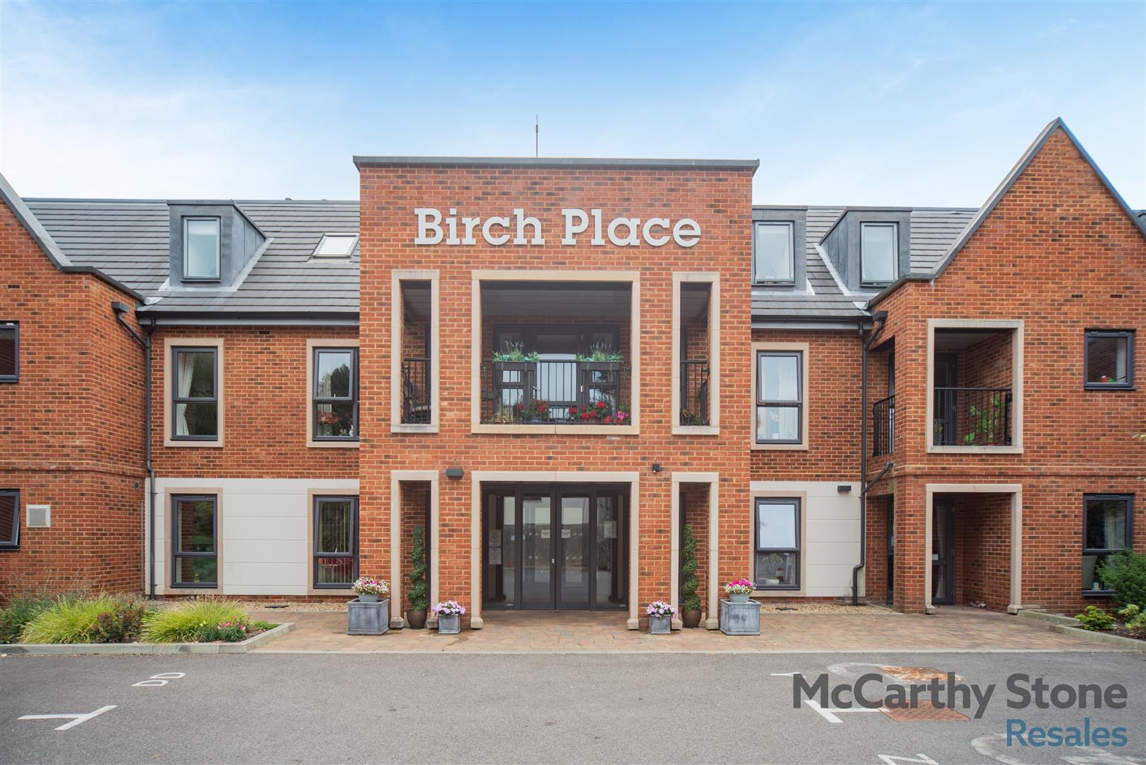 Birch Place, Dukes Ride, Crowthorne, Berkshire, RG45 6GT