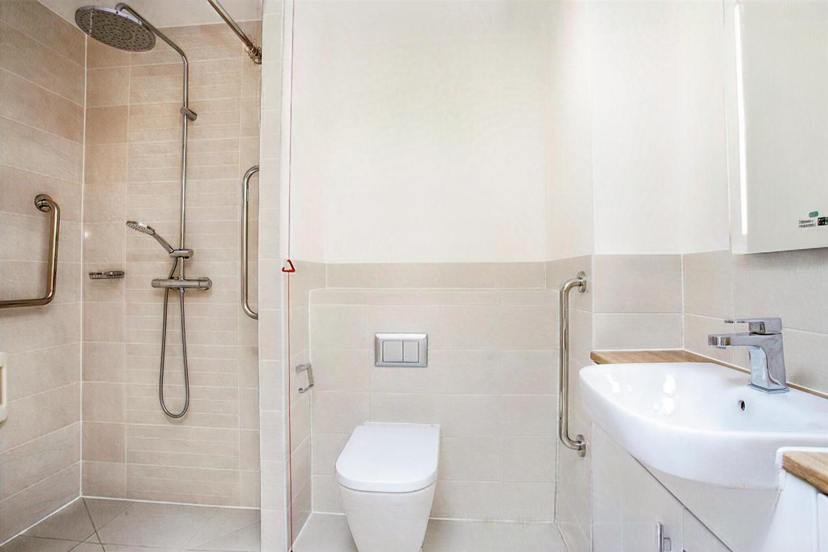 Birch Place, Dukes Ride, Crowthorne, Berkshire, RG45 6GT