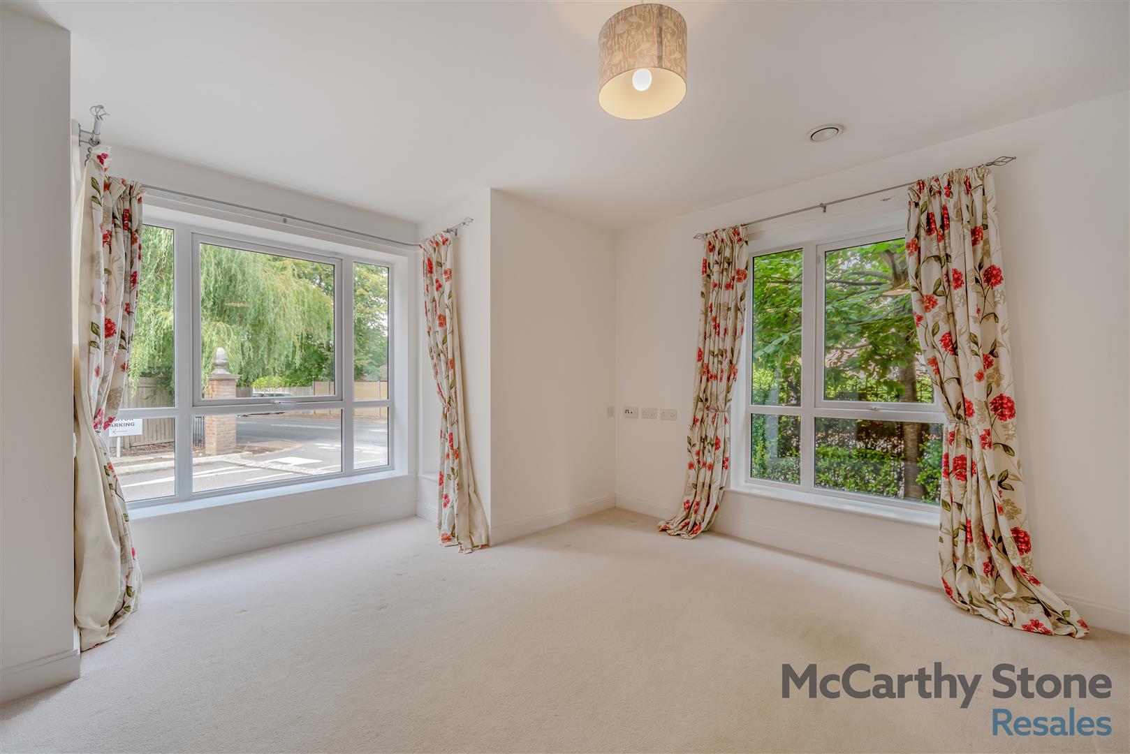 Birch Place, Dukes Ride, Crowthorne, Berkshire, RG45 6GT