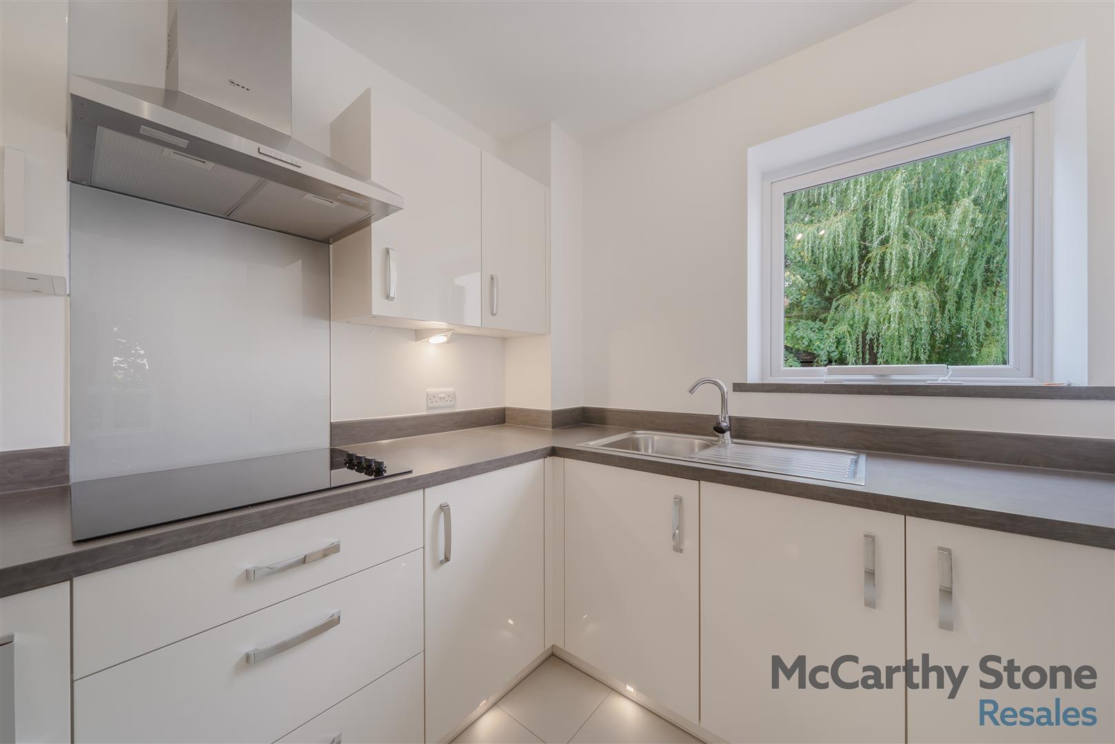 Birch Place, Dukes Ride, Crowthorne, Berkshire, RG45 6GT