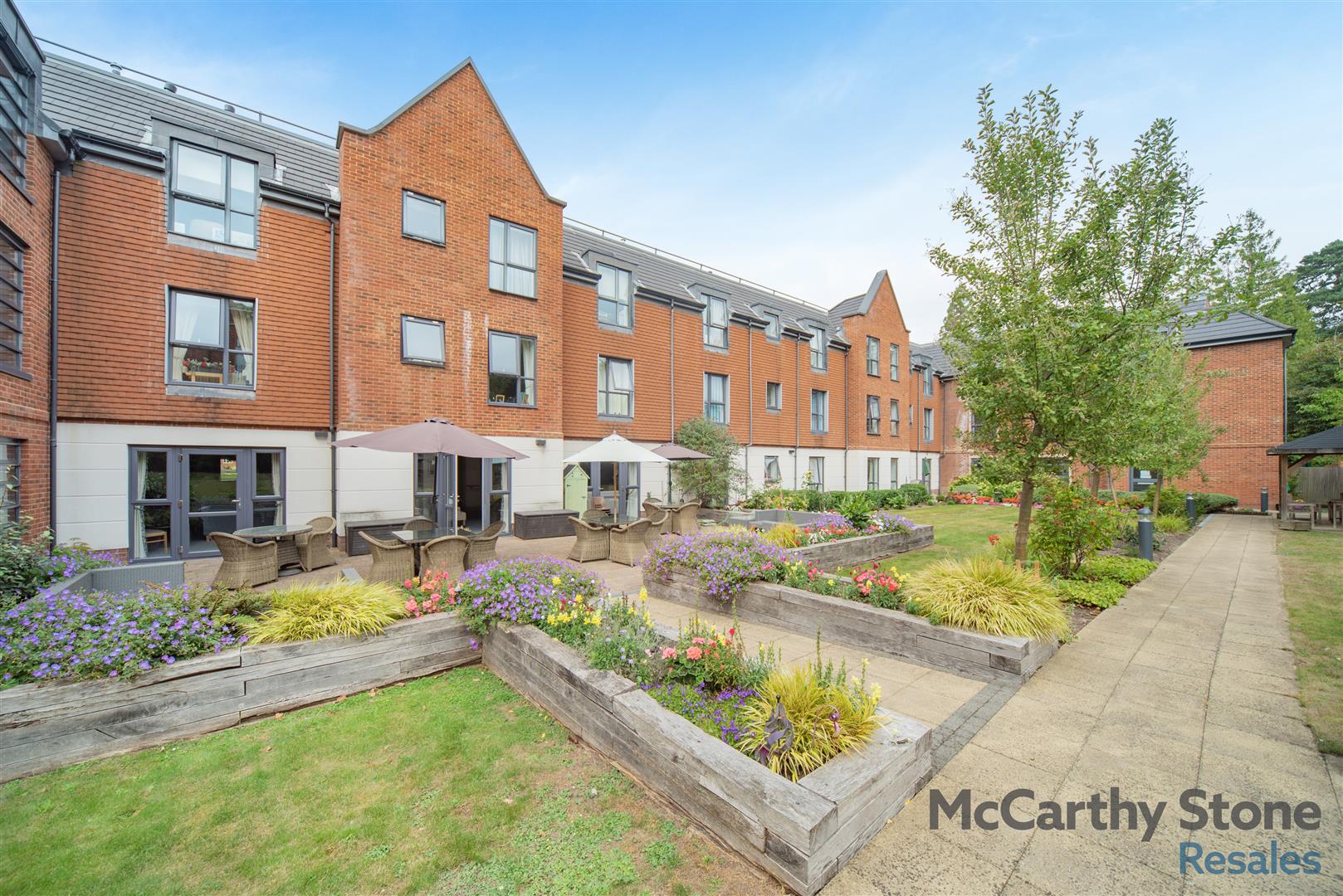 Birch Place, Dukes Ride, Crowthorne, Berkshire, RG45 6GT