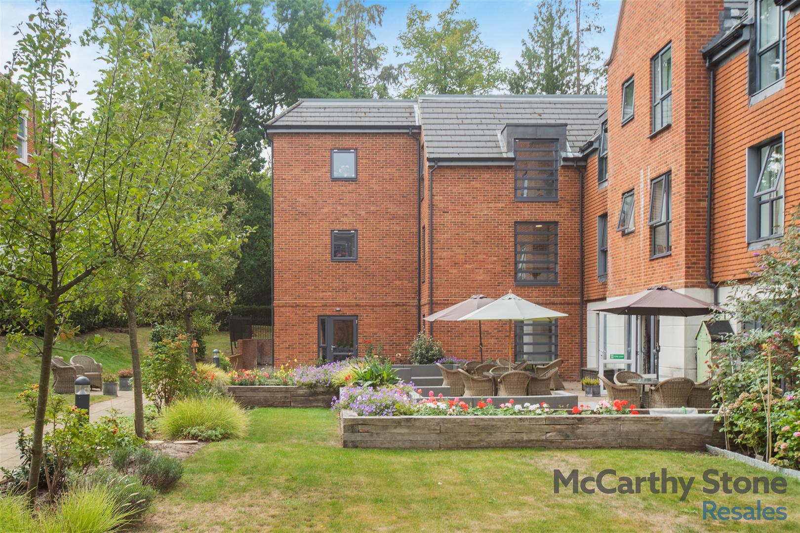 Birch Place, Dukes Ride, Crowthorne, Berkshire, RG45 6GT