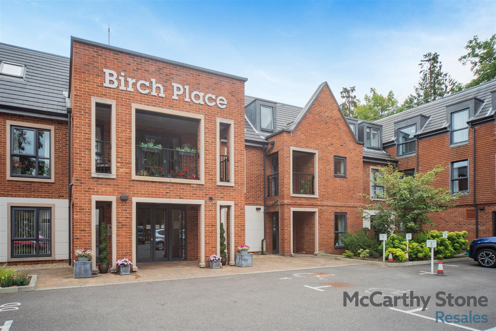 Birch Place, Dukes Ride, Crowthorne, Berkshire, RG45 6GT