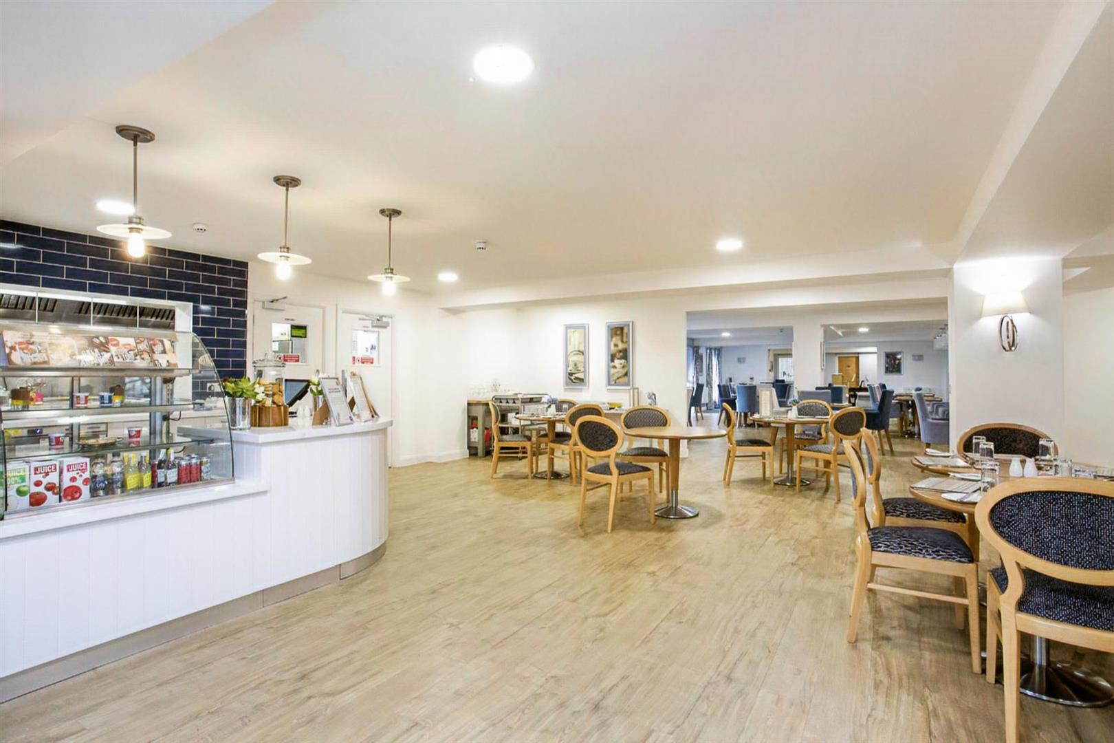 Birch Place, Dukes Ride, Crowthorne, Berkshire, RG45 6GT