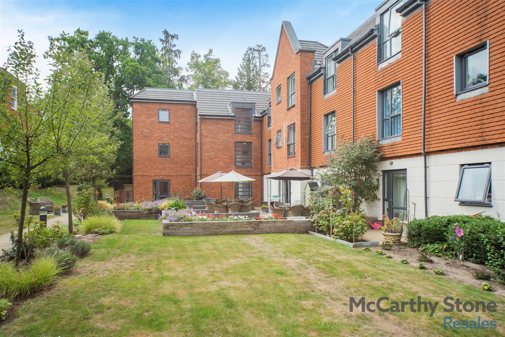 Birch Place, Dukes Ride, Crowthorne, Berkshire, RG45 6GT