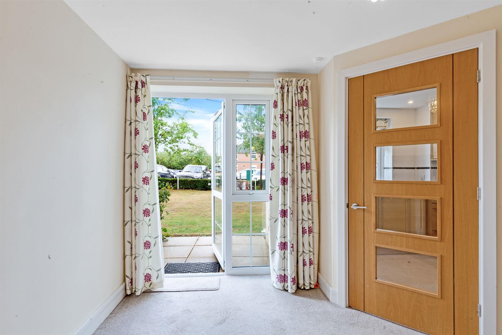 301 High Street, Ongar
