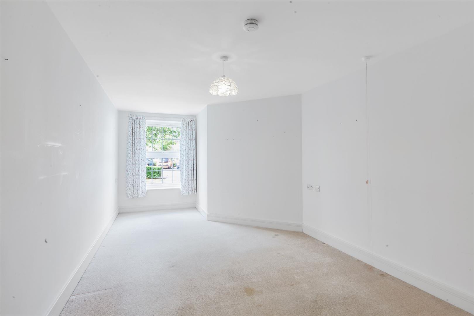301 High Street, Ongar