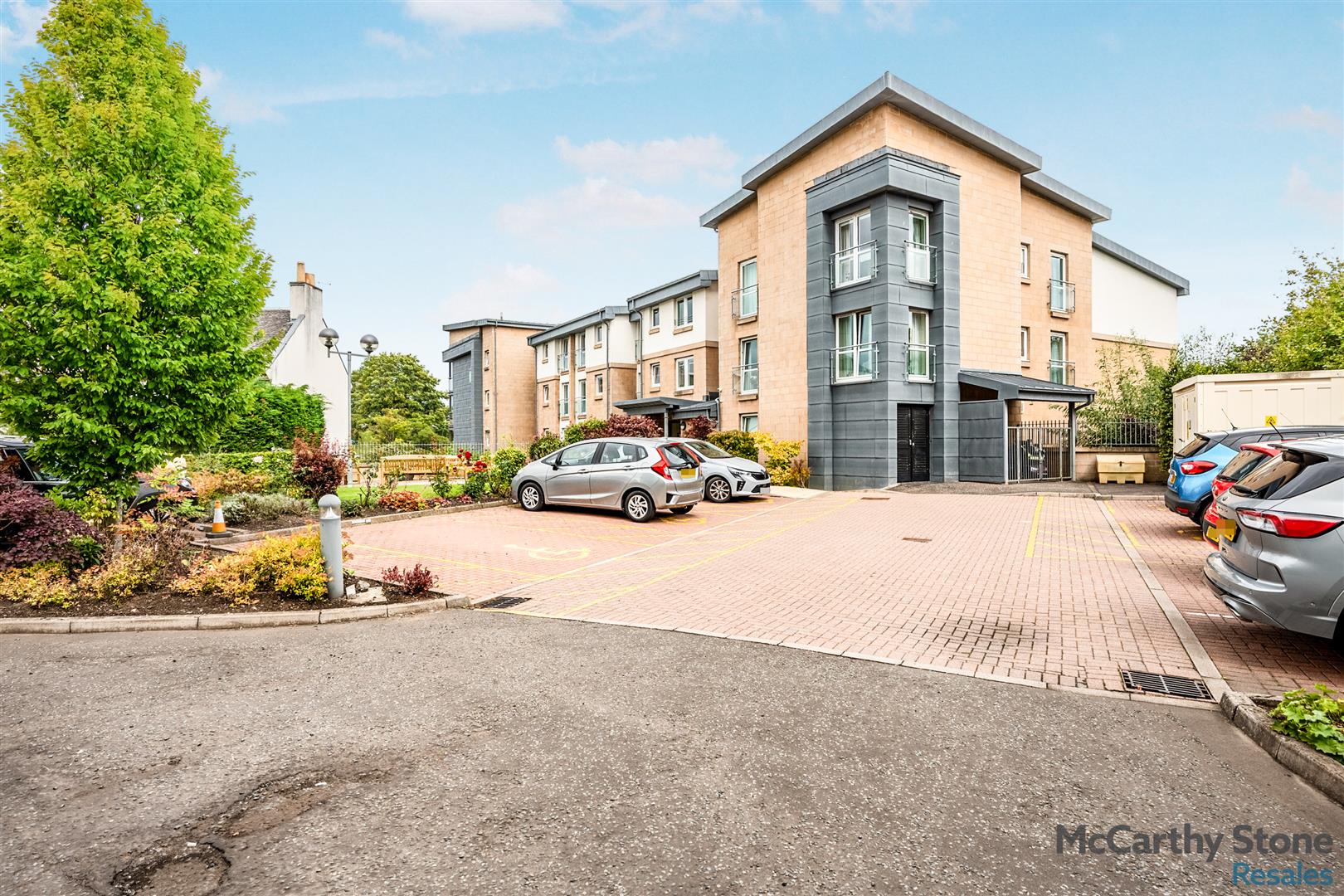 Lauder Court, Staneacre Park, Hamilton