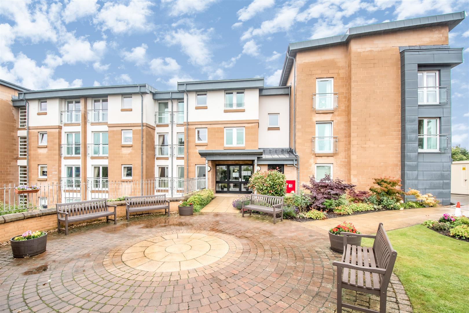 Lauder Court, Staneacre Park, Hamilton