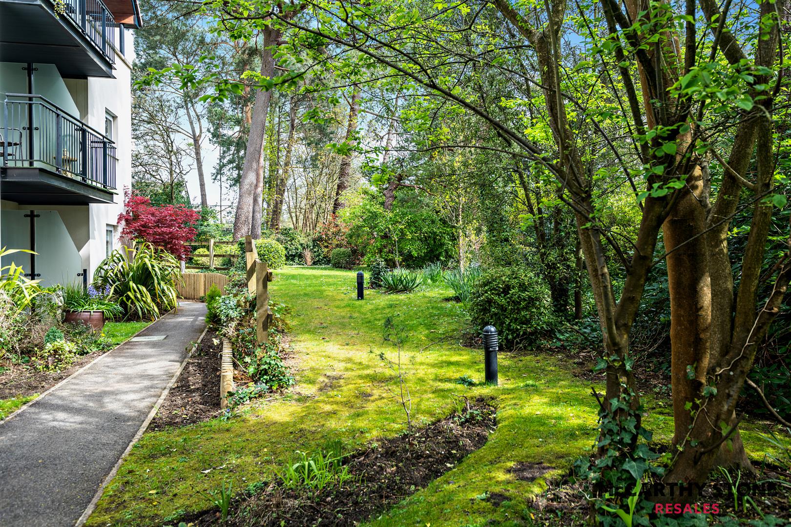 Cherret Court, Ringwood Road, Ferndown, BH22 9FE