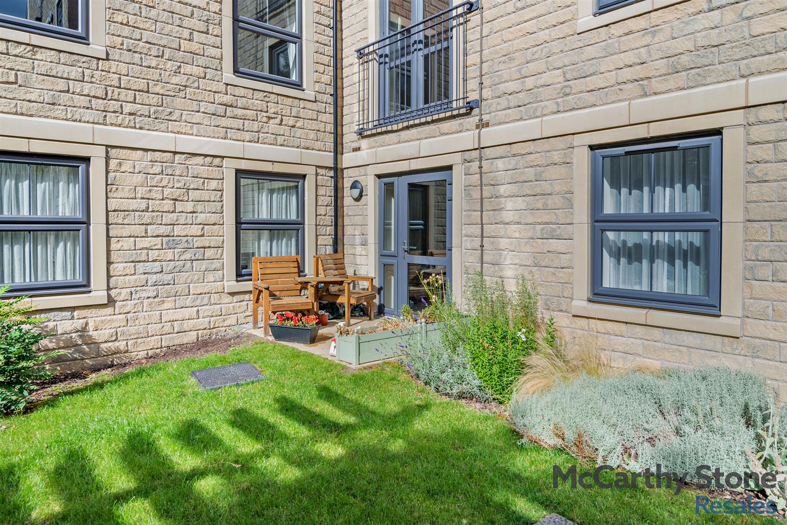 Summer Court, Burley In Wharfedale