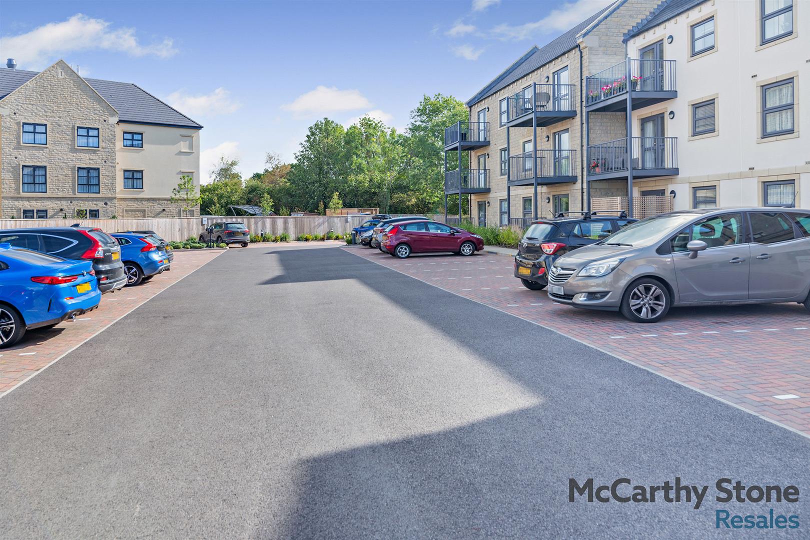 Summer Court, Burley In Wharfedale